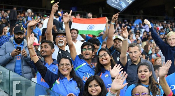 cricket-crowd-india